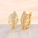 Brincos em formato de folha, zircônia brilhante, com banho similar a ouro 18k - Elegância que floresce em seus ouvidos!