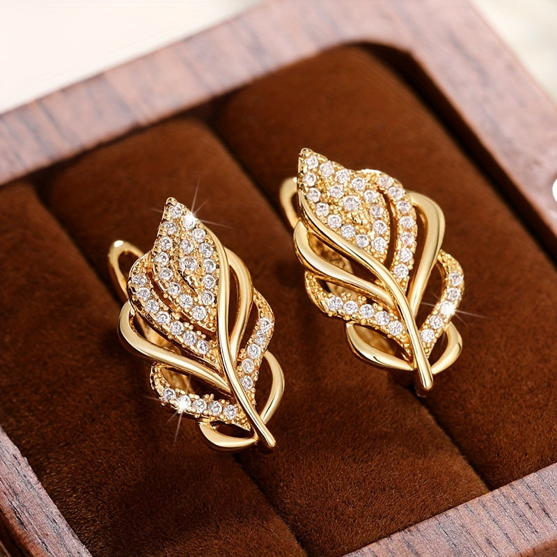 Brincos em formato de folha, zircônia brilhante, com banho similar a ouro 18k - Elegância que floresce em seus ouvidos!