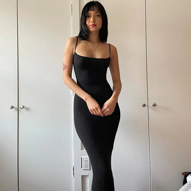 Vestido longo justo para eventos noturnos - Sinta-se poderosa e irresistível!