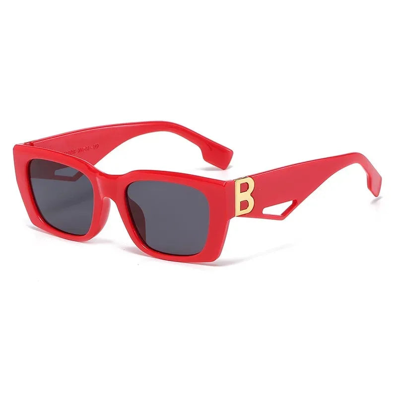 Óculos de sol Fashion feminino estilo quadrado UV 400  - Estilo e proteção em um só olhar!
