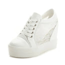 Tênis Casual Feminino de Couro com Plataforma alta - Poder e Elegância em cada passo!