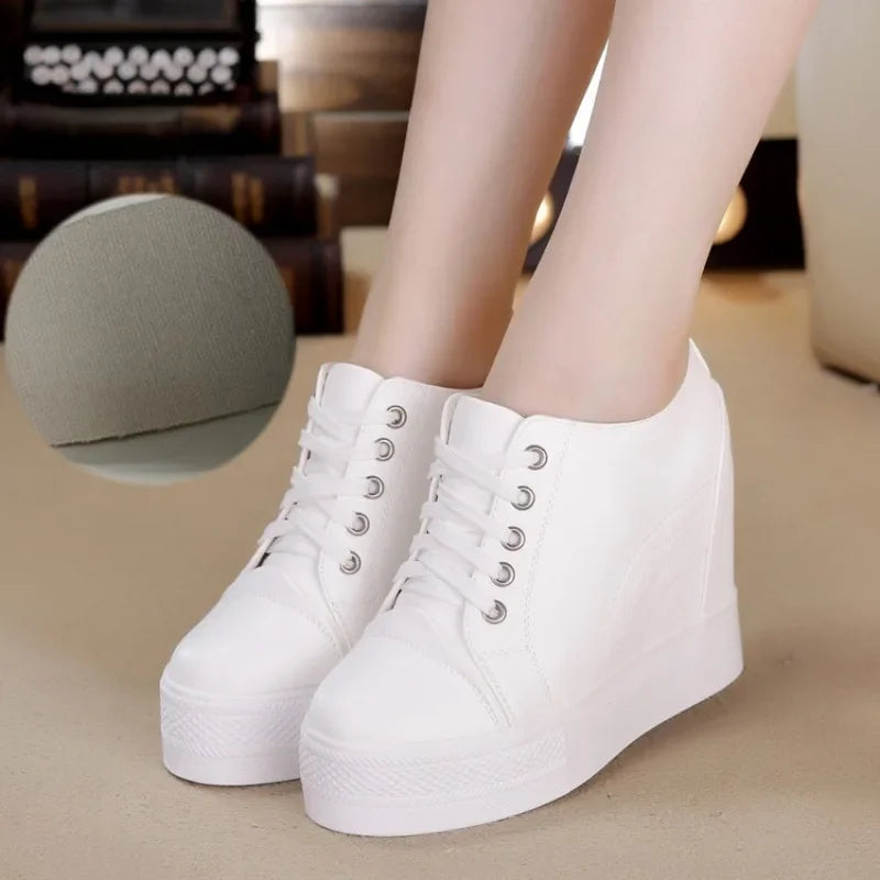 Tênis Casual Feminino de Couro com Plataforma alta - Poder e Elegância em cada passo!