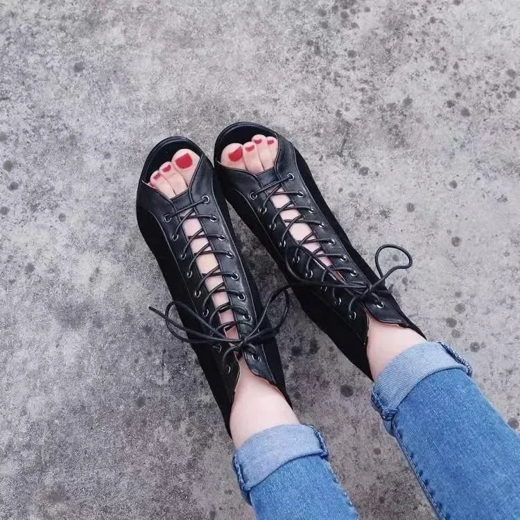 Sandália Feminina salto alto estilo Bota com Fecho dianteiro - Ousadia e Elegância para seus pés!