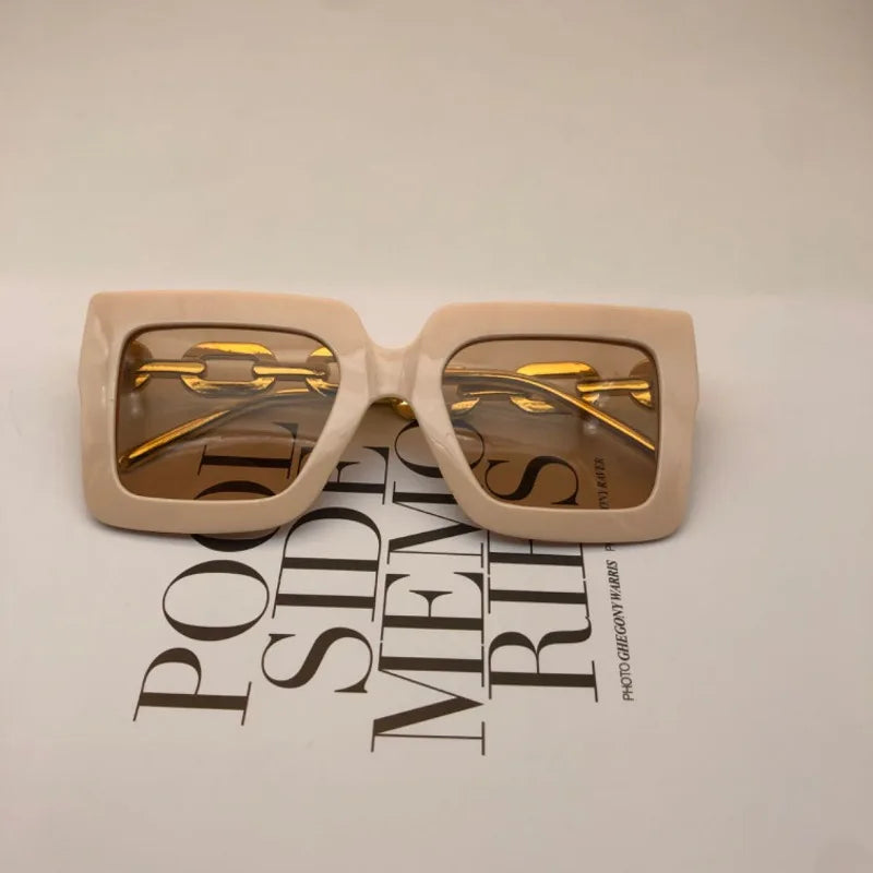 Óculos de sol  estilo quadrado de luxo masculino e feminino de armação grande proteção UV400 - Um acessório  que te define e te diferencia da multidão!