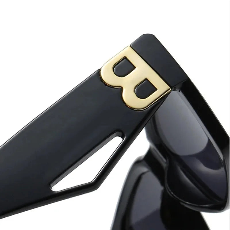 Óculos de sol Fashion feminino estilo quadrado UV 400  - Estilo e proteção em um só olhar!
