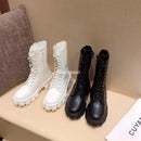 Bota Feminina salto quadrado médio sola grossa com cadarço para motociclista - Das baladas à estrada, sempre estilosa!